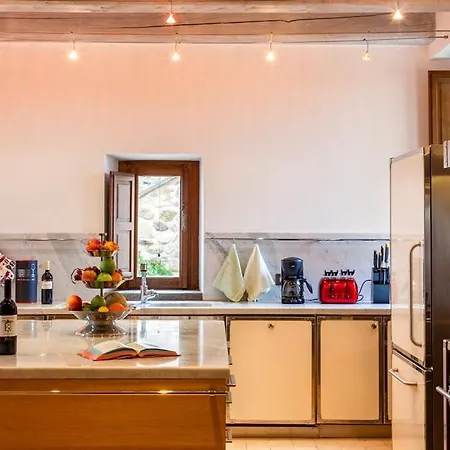 Villa San Pietro Sleeps 16 Pool Air Con Wifi San Pietro (Terni)