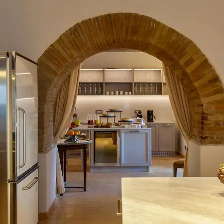 San Pietro Sleeps 16 Pool Air Con Wifi